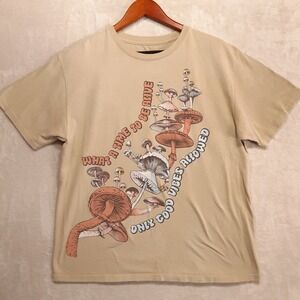 Tree Hugger Mens Crewneck Graphic T-Shirt Sz.Large/Beige/Good Vibes/Mushrooms